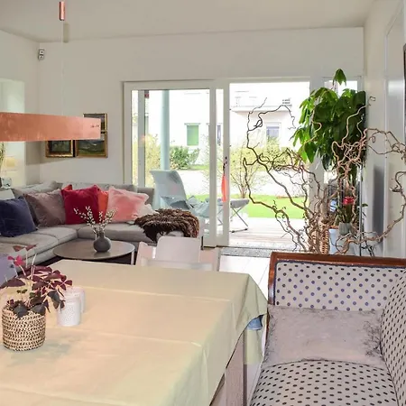 2 Bedroom Awesome In *