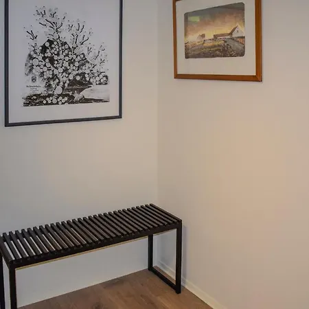 Apartment 2 Bedroom Awesome In