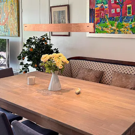 2 Bedroom Awesome In Apartamento Fornebu