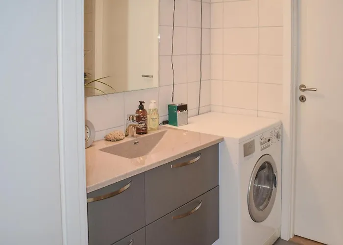 2 Bedroom Awesome In דירה *