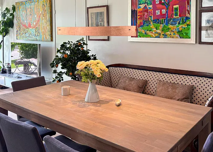 2 Bedroom Awesome In Apartamento Fornebu