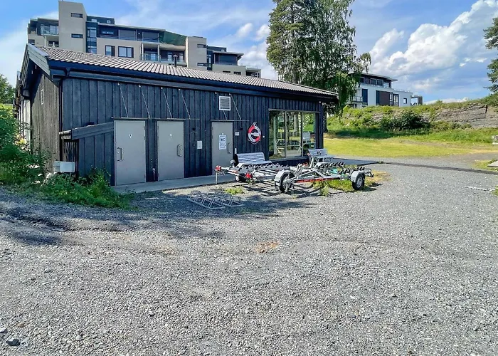 Apartamento 2 Bedroom Awesome In *