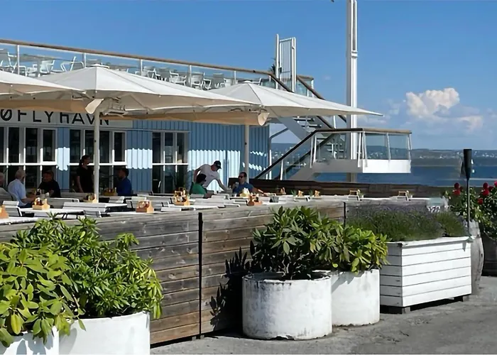 2 Bedroom Awesome In Apartamento *